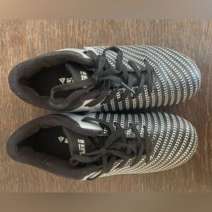 Vizari Kids soccer cleats (size 1.5Y)
